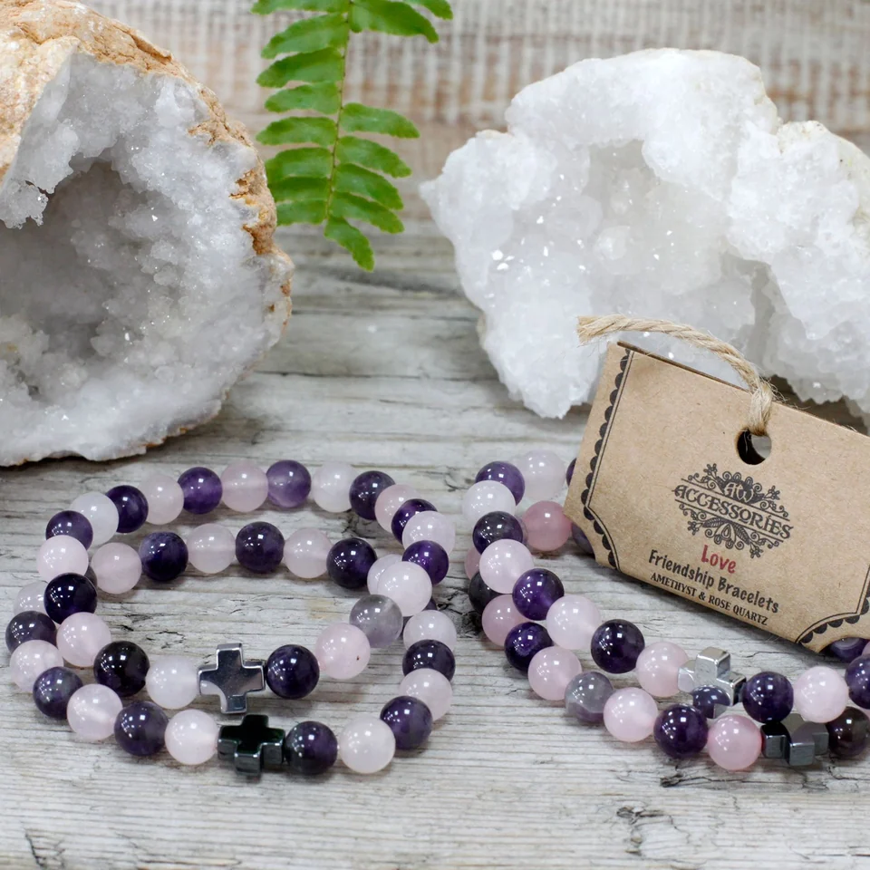 Bracelets en améthyste et quartz rose entourés de pierres naturelles